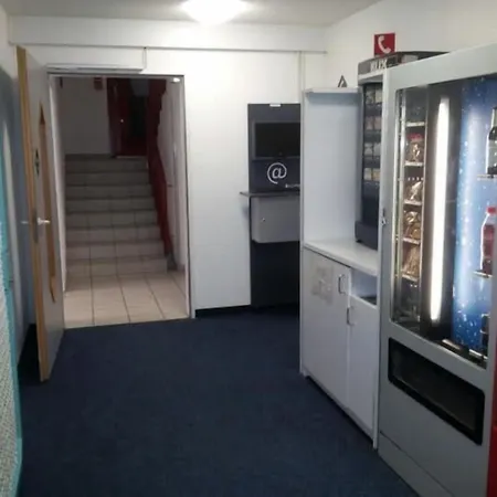 Ξενοδοχείο 24h 3*